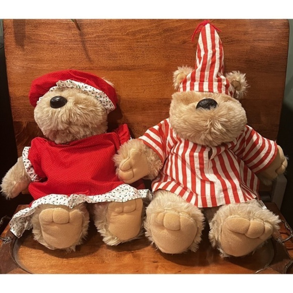 2 Vtg Graphics Intl.‎  Christmas MOM & POPPA Plush Stuffed 1985 Gowns & Caps!